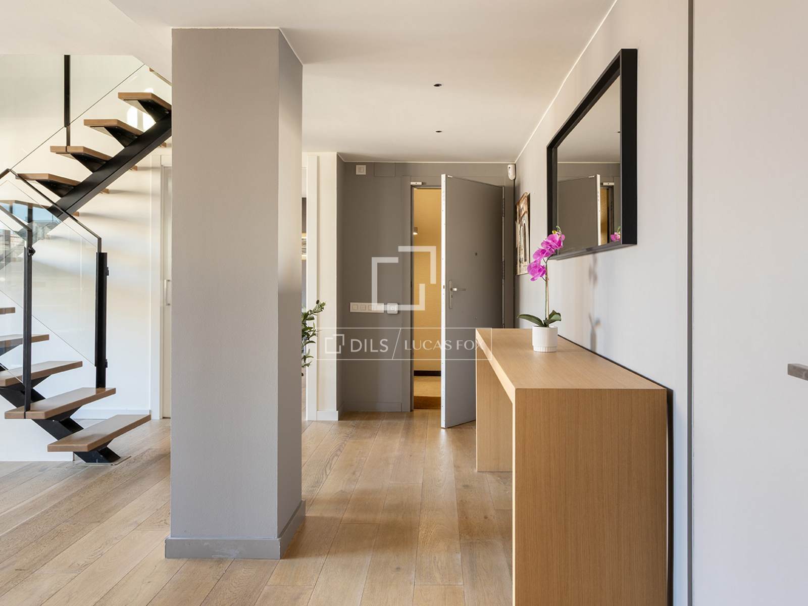 4 Bedrooms Apartment in Raset