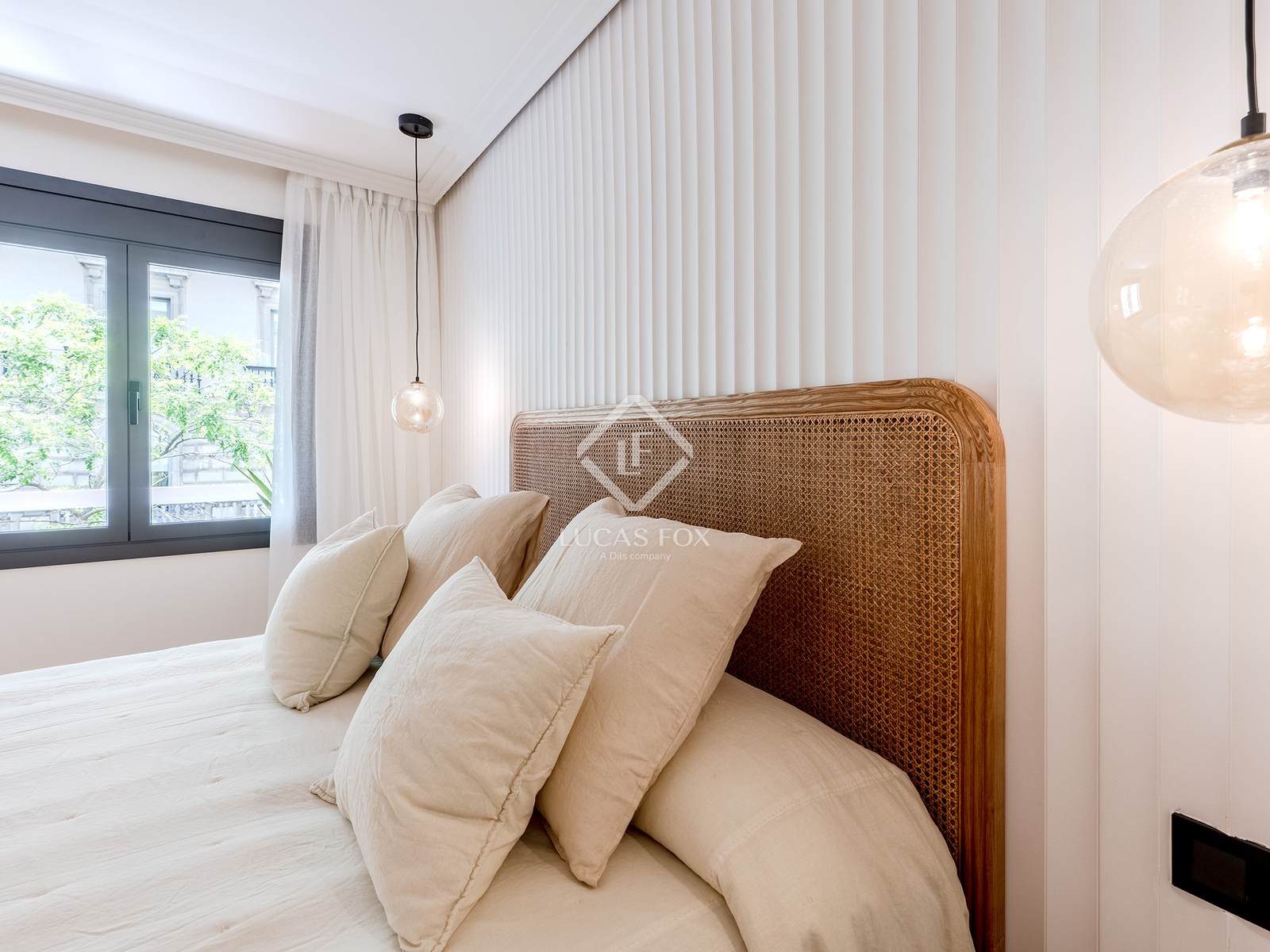 4 Bedrooms Apartment in Aribau