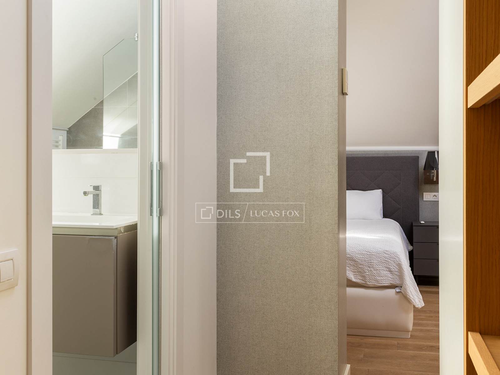 4 Bedrooms Apartment in Raset