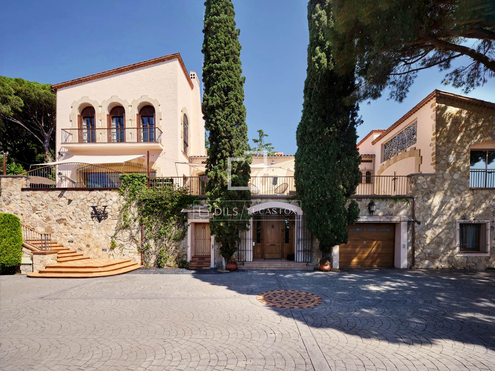 House / Villa for sale