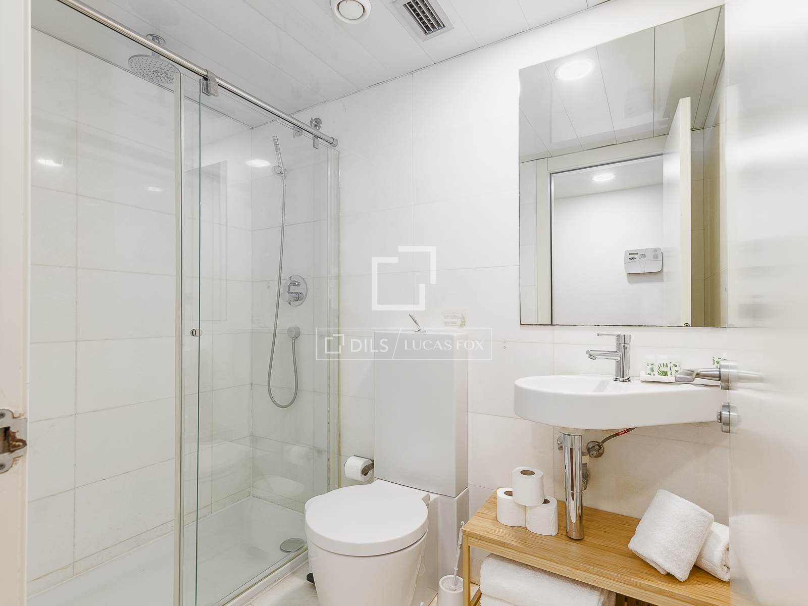 4 Bedrooms Apartment in Ronda Sant Pere