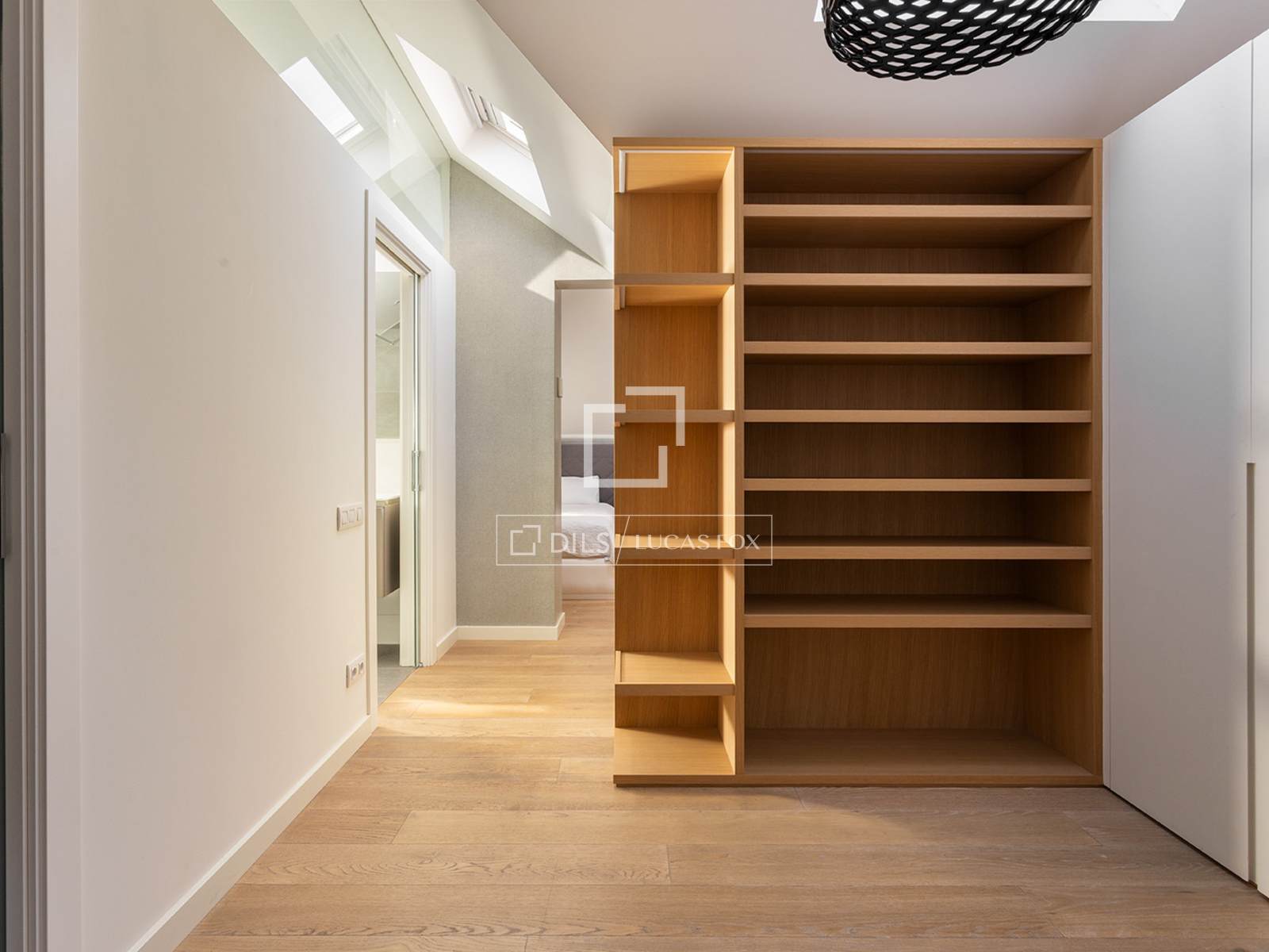 4 Bedrooms Apartment in Raset