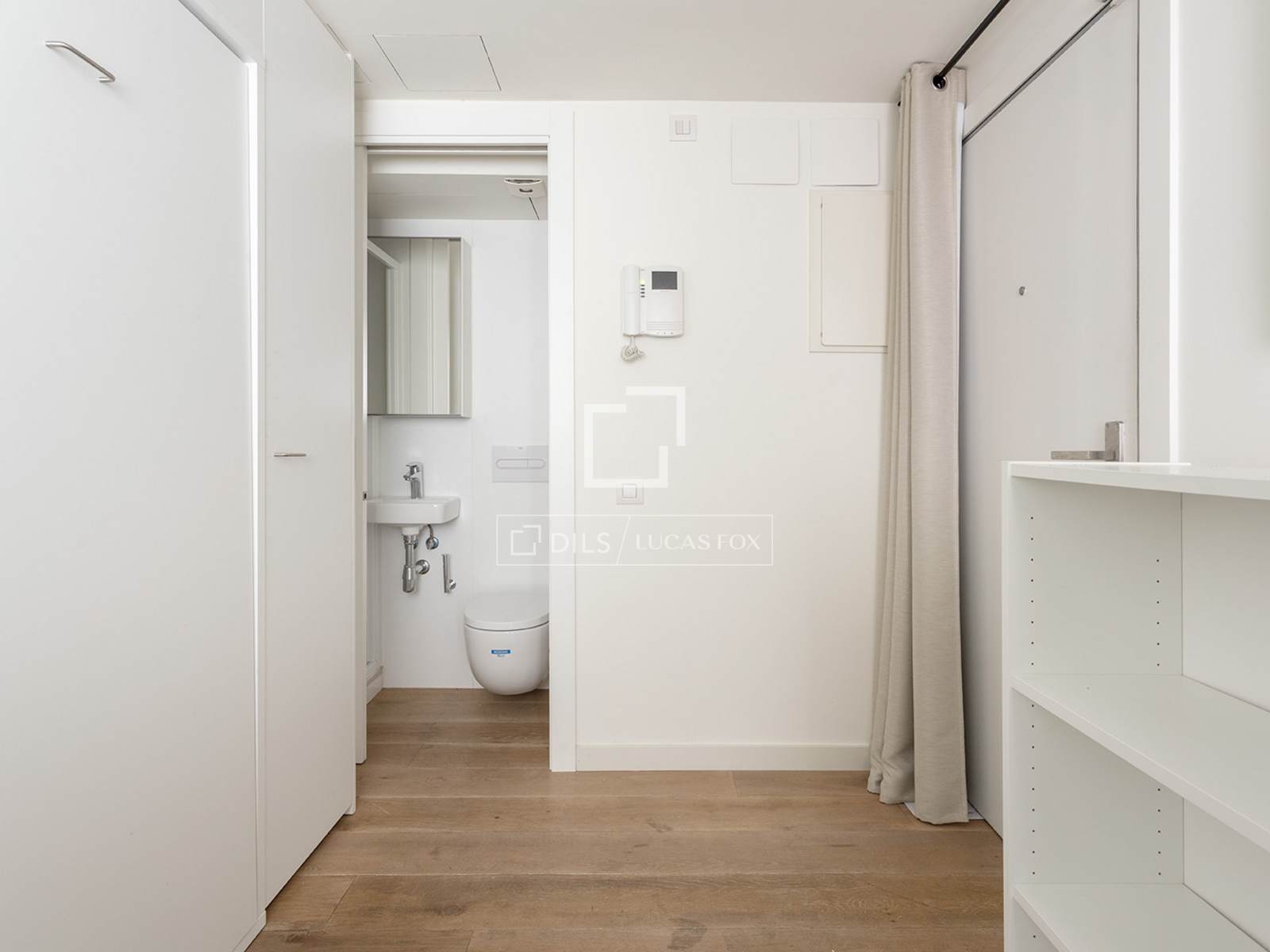 4 Bedrooms Apartment in Raset