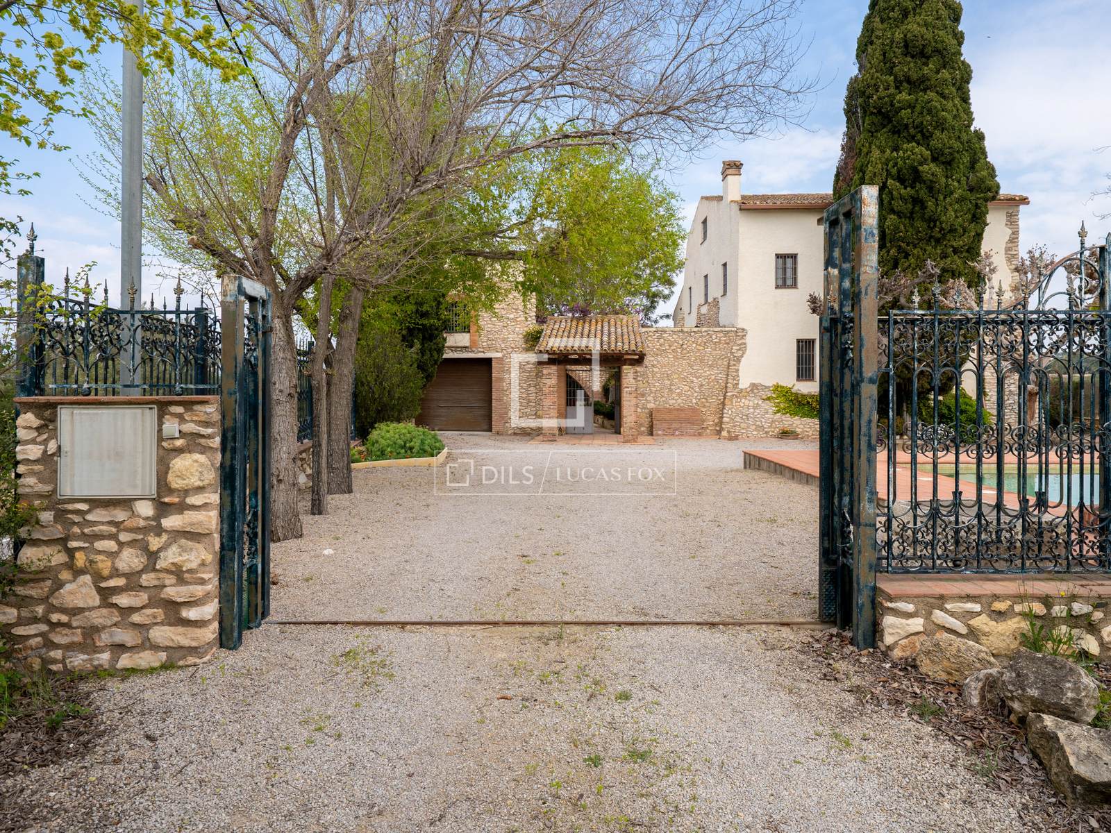 House / Villa for sale