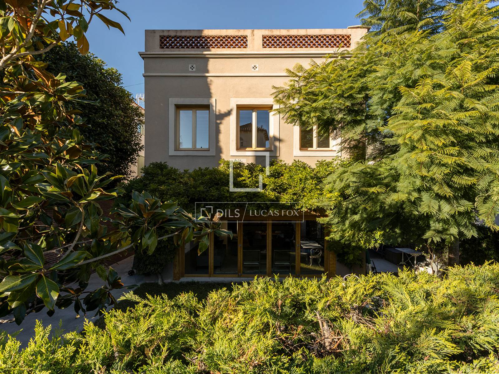 4 Bedrooms House / Villa in Circumval·lació