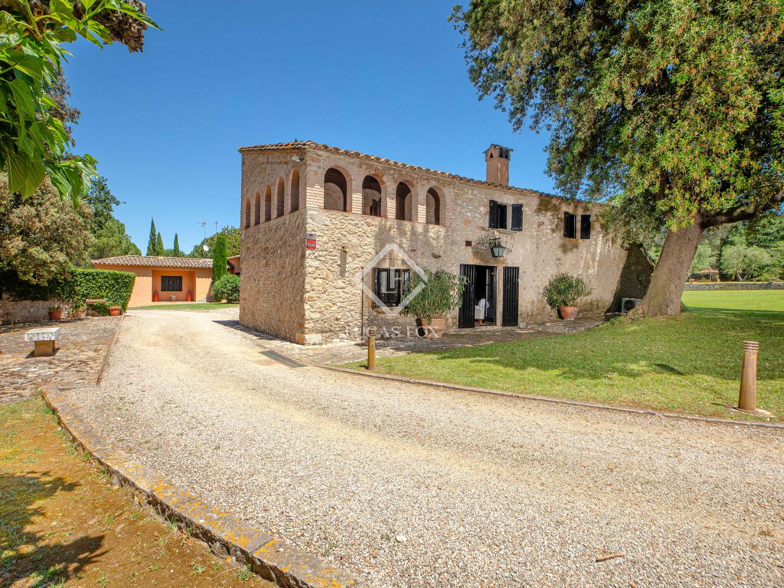 Country house for sale