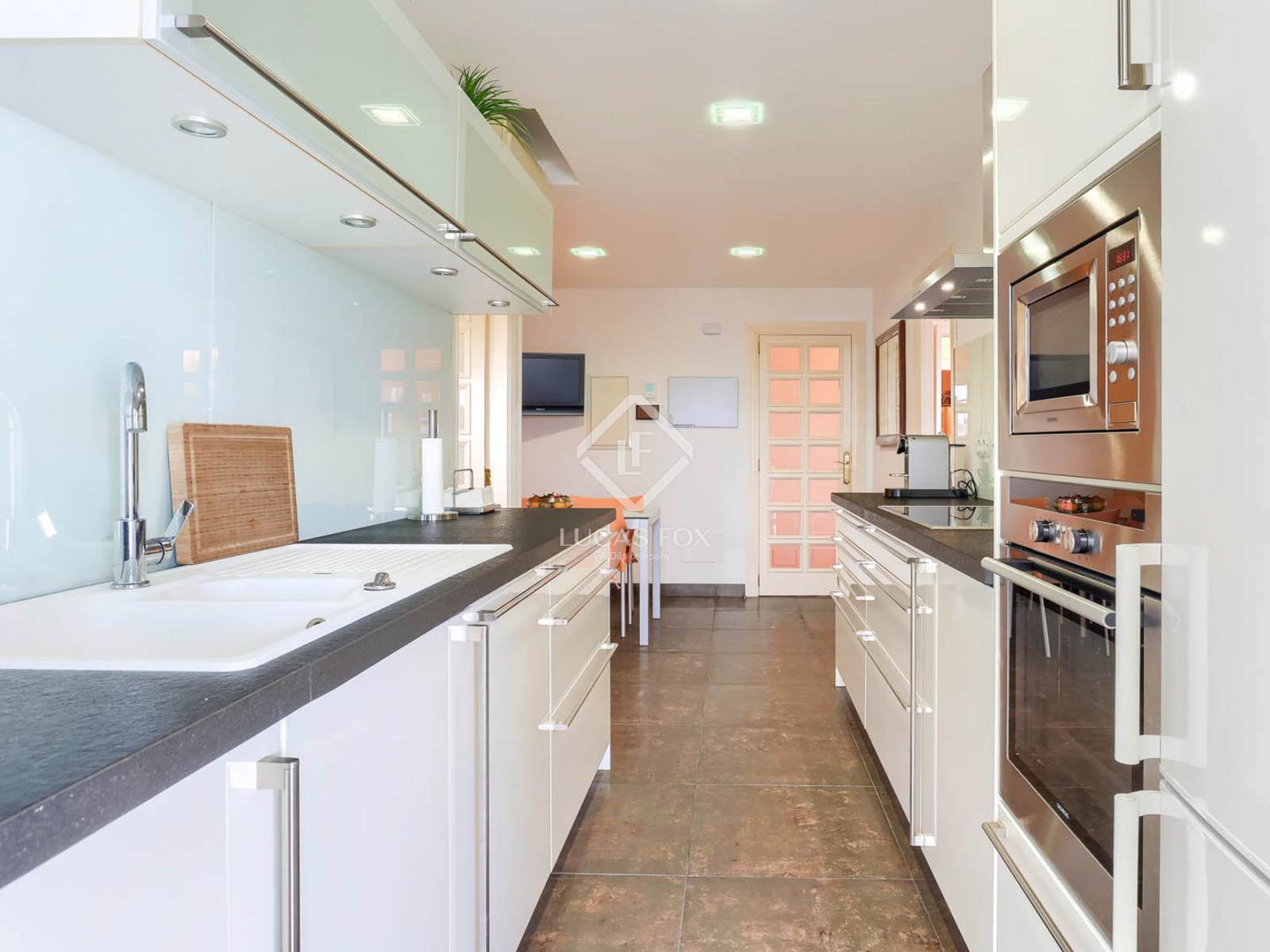 3 Bedrooms Apartment in carrer des barranc