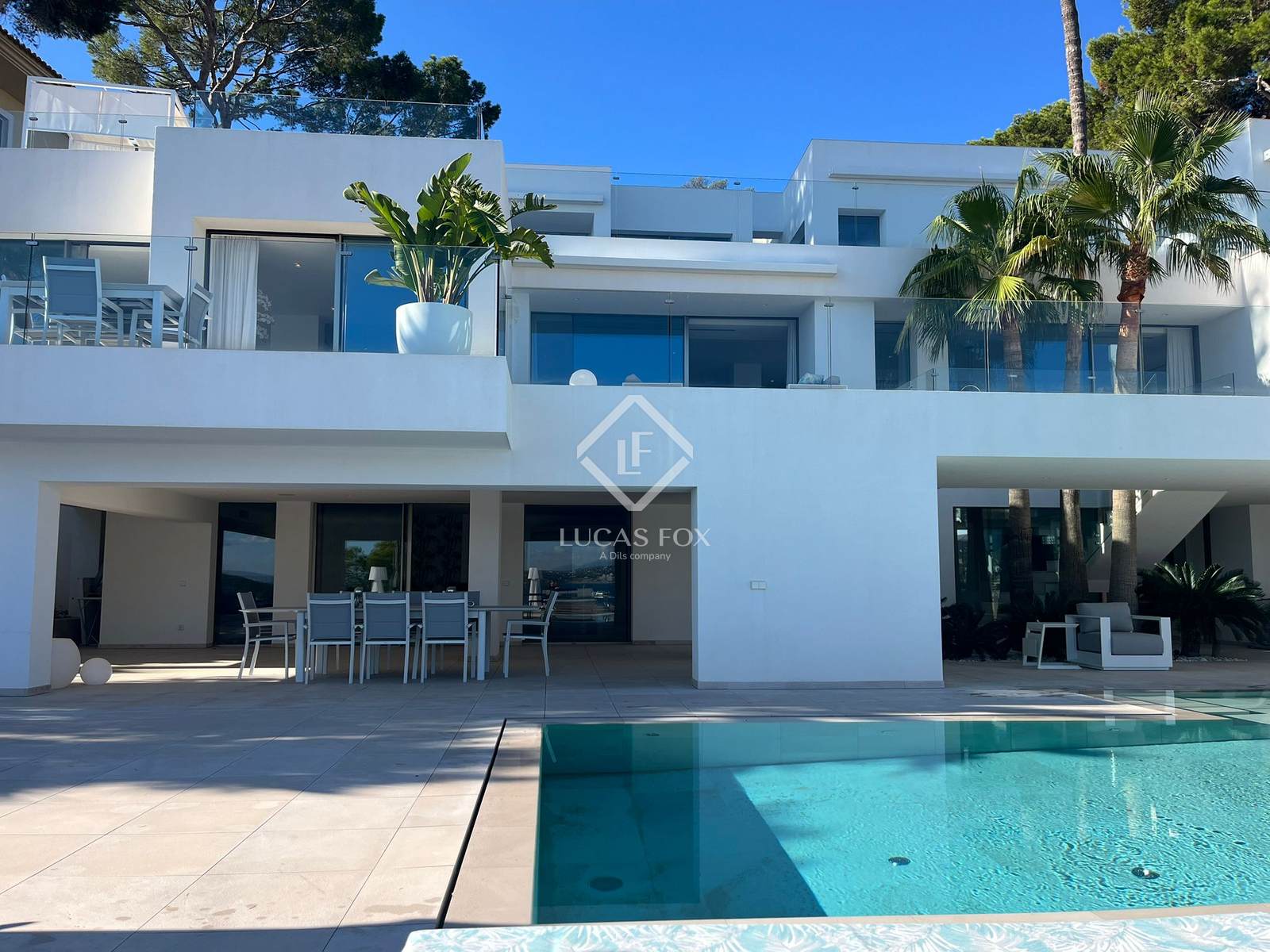 5 Bedrooms House / Villa in Carrer dels Germans Pinzon