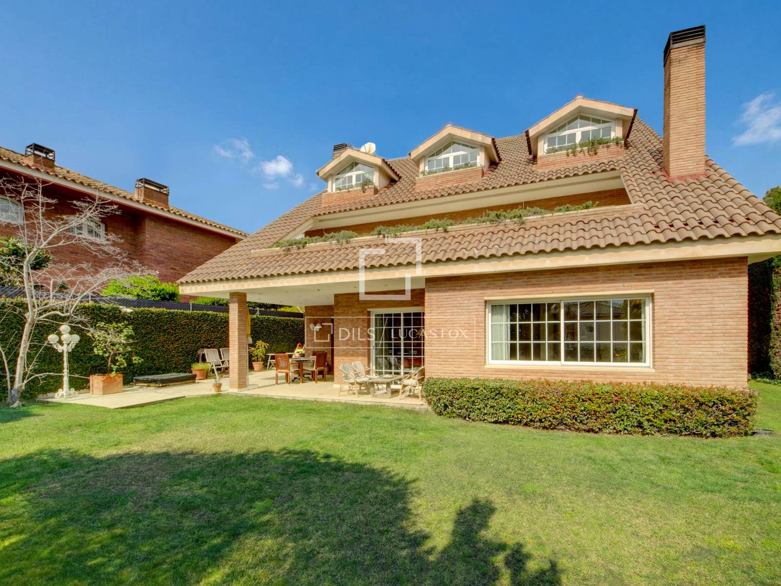 House / Villa for sale