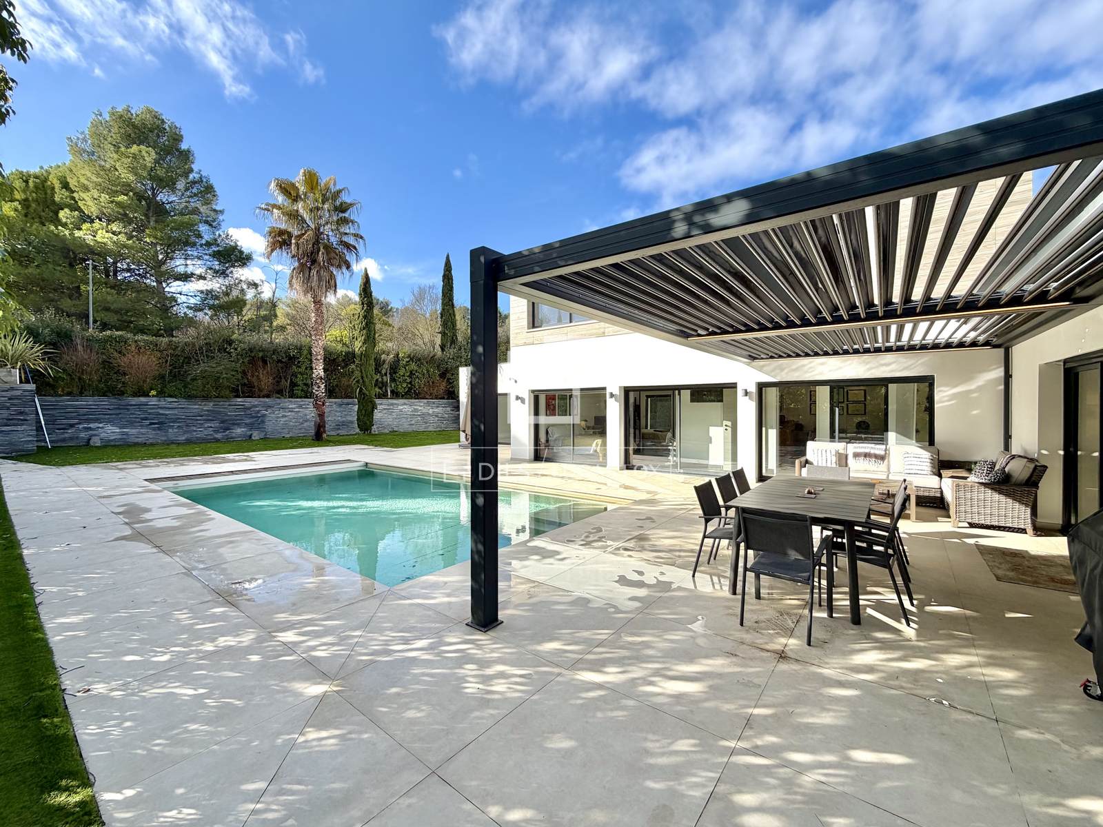 House / Villa for sale