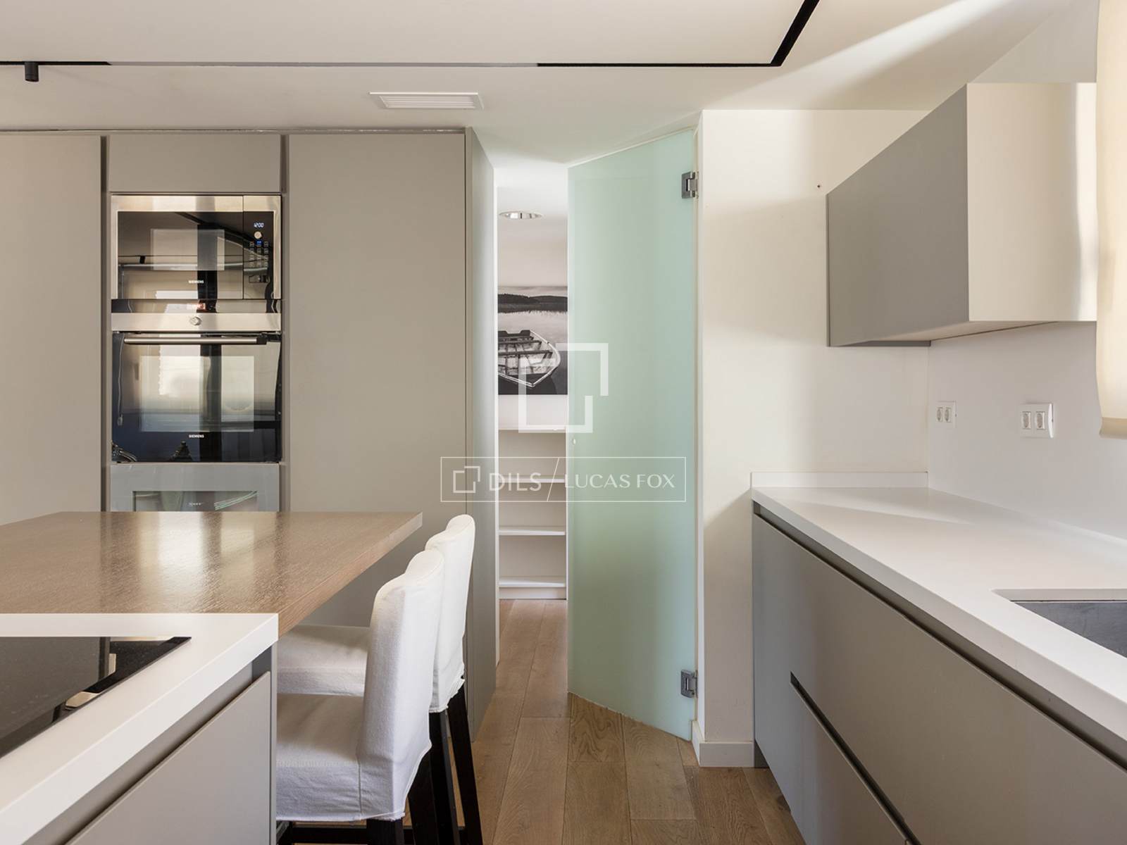 4 Bedrooms Apartment in Raset