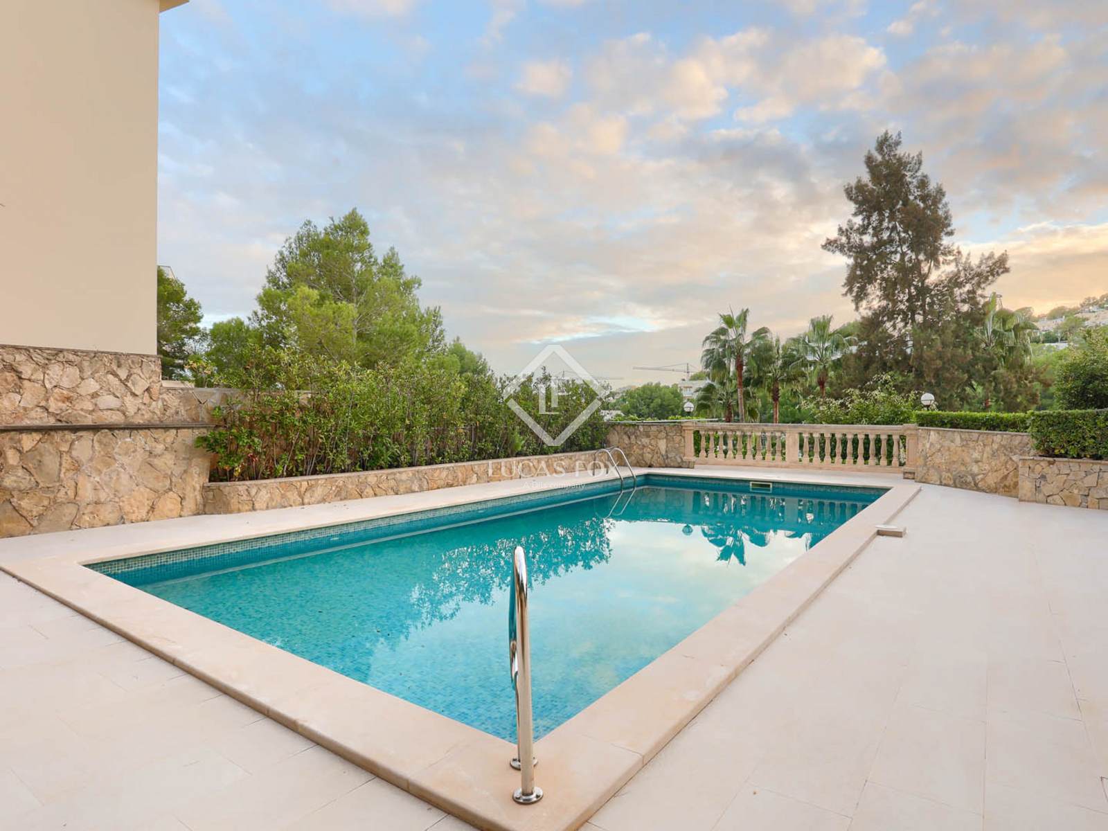 3 Bedrooms Apartment in carrer des barranc