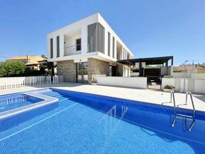 Huis / villa van 250m² te koop in San Juan, Alicante