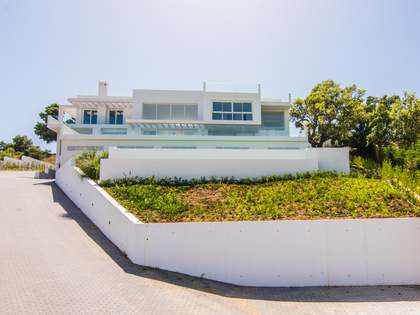 Дом / Вилла 951m&sup2;, 315m&sup2; террасa на продажу в Эльвирия