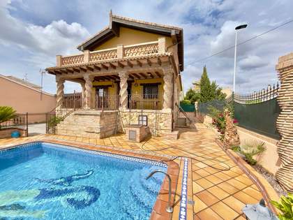 379m² house / villa for sale in gran, Alicante