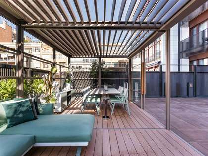 120 m&sup2; apartment with a terrace for sale in Eixample Left
