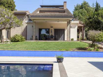 Huis / villa van 633m² te koop in La Cañada, Valencia