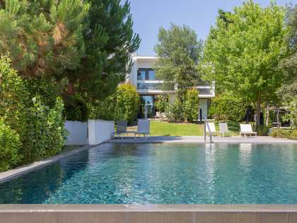 Casa / vil·la de 324m² en venda a PGA, Girona