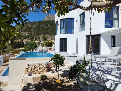 Villa van 235m² te koop in Calpe, Costa Blanca