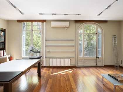 193m² apartment with 60m² terrace for sale in Eixample Right