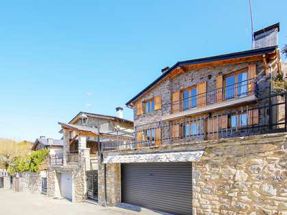 Casa / vila de 180m² à venda em La Cerdanya, Spain