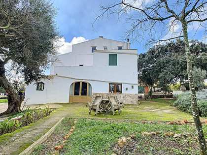 Загородный дом 600m² на продажу в Ciutadella, Менорка
