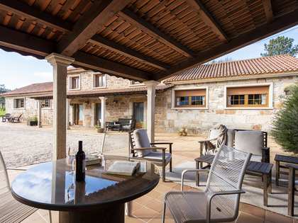 Casa / vil·la de 395m² en venda a Pontevedra, Galicia