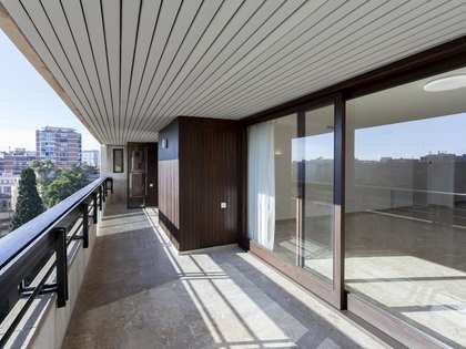 256m² lägenhet med 30m² terrass till uthyrning i El Pla del Real
