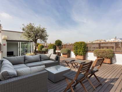 150m² apartment with 130m² terrace for sale in Eixample Right