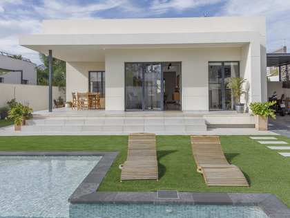 Casa / vil·la de 165m² en venda a La Canyada, València