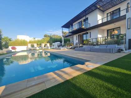 305m² haus / villa mit 19m² terrasse zum Verkauf in San José