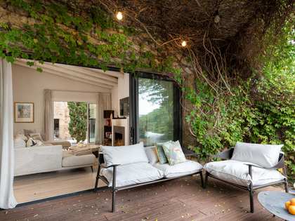 Casa rural de 328m² con 164m² de jardín en venta en El Gironés