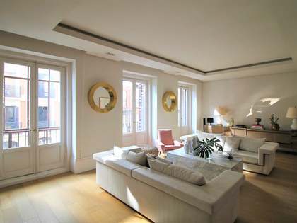 Appartement van 250m&sup2; te koop in Justicia, Madrid