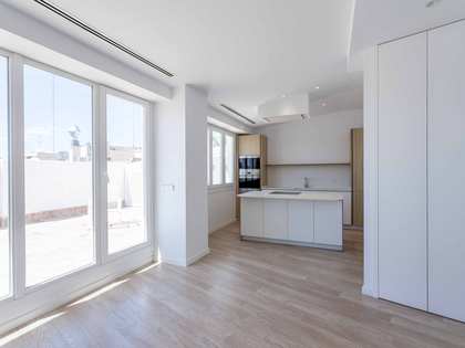 109m² Penthouse with 52m² terrace for rent in Sant Francesc