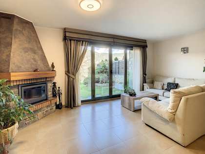 Дом / вилла 200m² на продажу в Escaldes, Андорра
