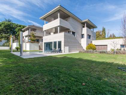 Casa / vila de 1,250m² à venda em Aravaca, Madrid