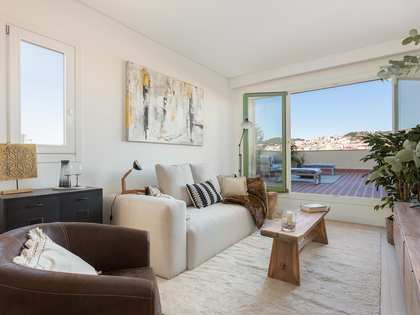 64m² penthouse with 56m² terrace for sale in Eixample Right