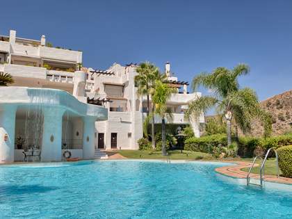 Apartamento de lujo en venta en La Quinta Golf, Marbella
