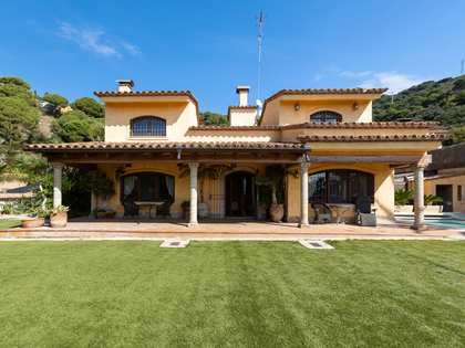 Maison / villa de 400m² a vendre à Cabrils avec 1,087m² de jardin