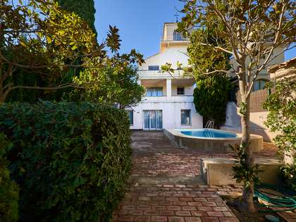 397m² house / villa for rent in Godella / Rocafort