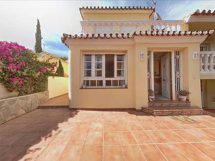 Huis / villa van 220m² te koop in pedregalejo, Malaga