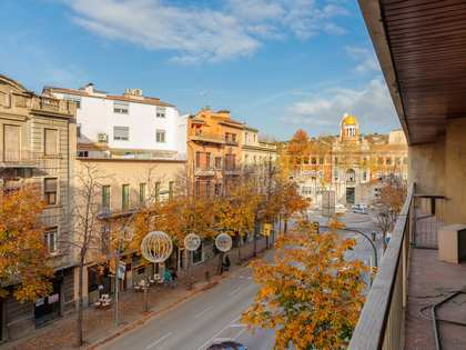 288m² apartment with 35m² terrace for sale in Girona Center