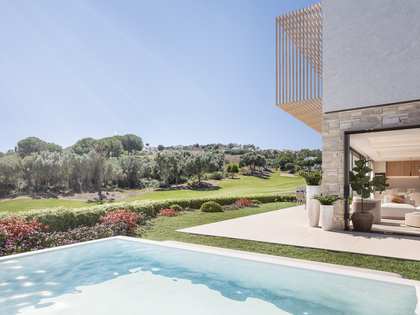 141m² house / villa with 14m² garden for sale in west-malaga