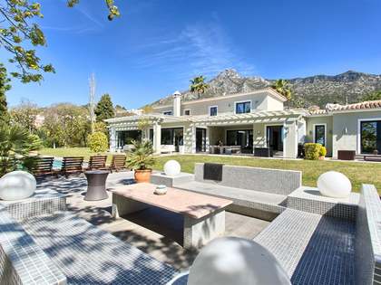 Casa / Villa di 640m&sup2; con 150m&sup2; terrazza in vendita a Sierra Blanca / Nag&uuml;eles