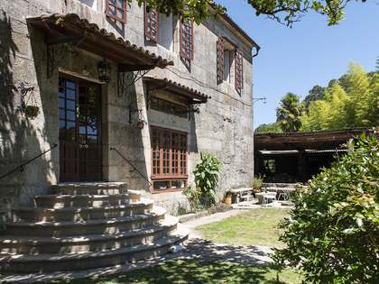 Casa / vil·la de 1,514m² en venda a Pontevedra, Galicia
