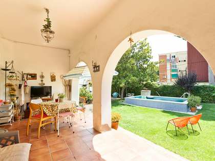 Дом / вилла 266m² на продажу в La Pineda, Барселона