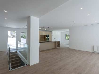668m² house / villa for rent in Godella / Rocafort