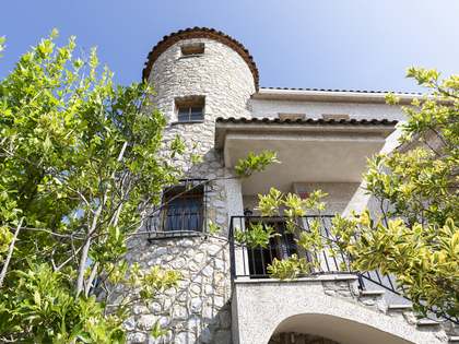 Casa / Vil&middot;la de 207m&sup2; en venda a Els Cards, Sitges