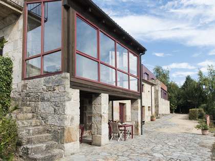 Дом / вилла 950m² на продажу в Pontevedra, Галисия
