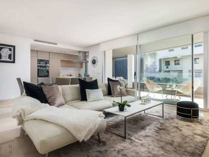 190m² apartment for rent in Nueva Andalucía, Costa del Sol